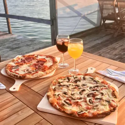 Saljo Brygga Pizza Pa Bryggan